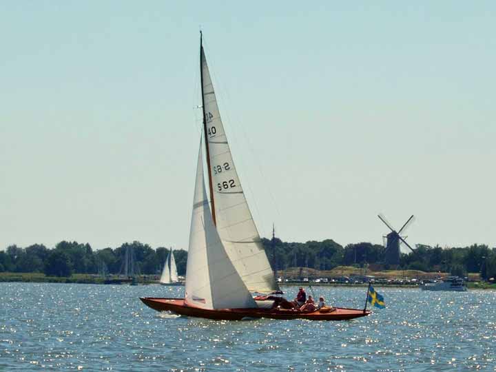 Holland shows its best. Beautiful Gazell sailing close to a very typical scenery.